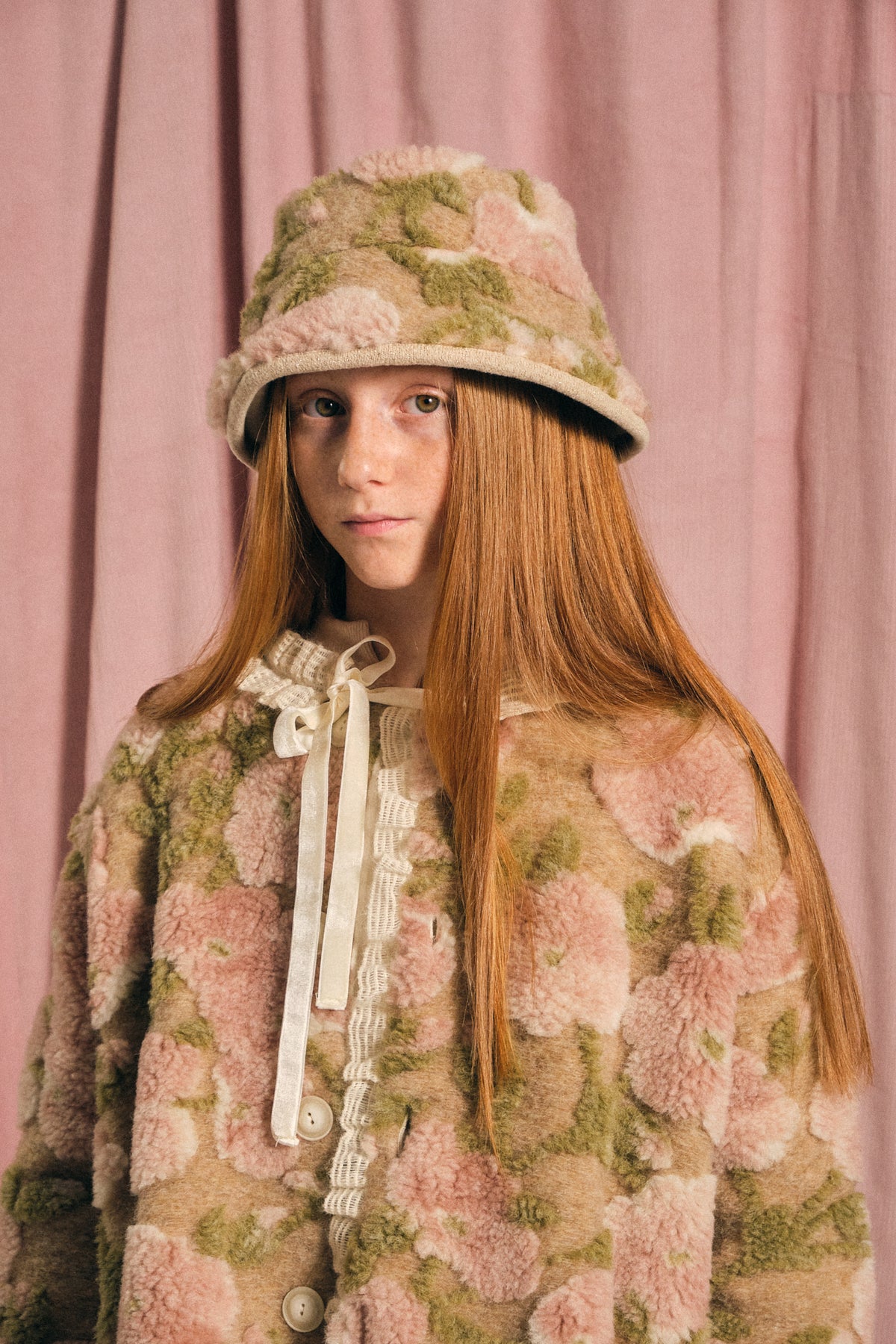 Cappotto a fiori in lana