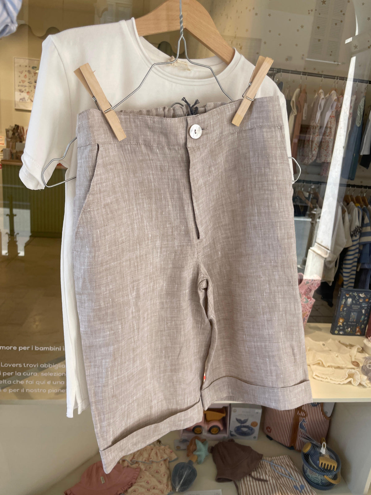 Bermuda elegante in lino tortora