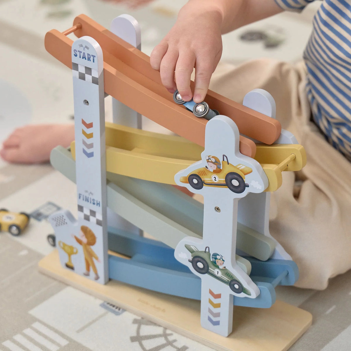 Scivolo rampa con macchinine blu