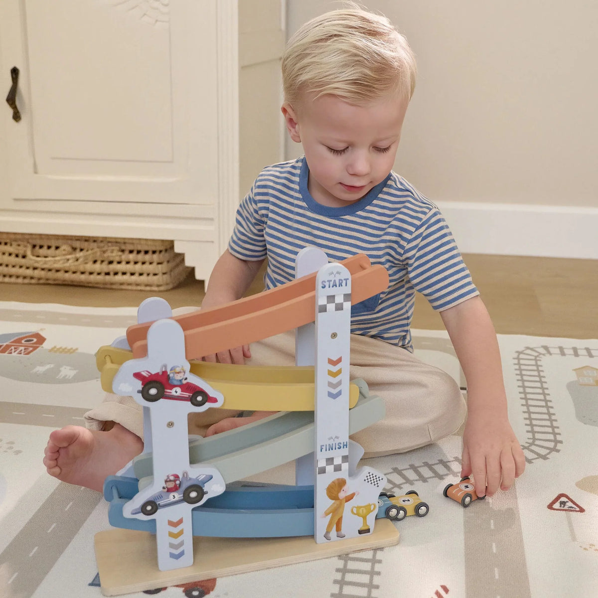 Scivolo rampa con macchinine blu