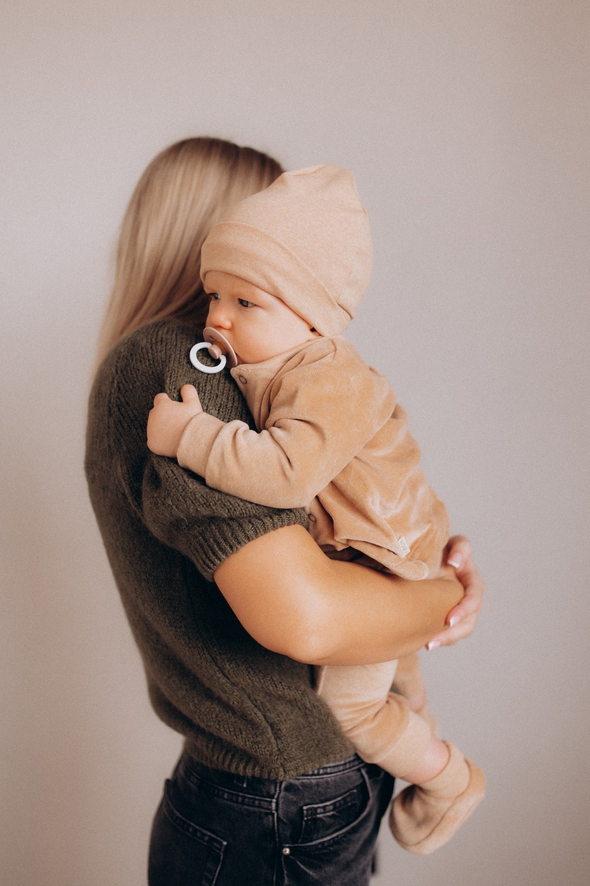 Completo cardigan e pantalone ciniglia beige cotone BIO