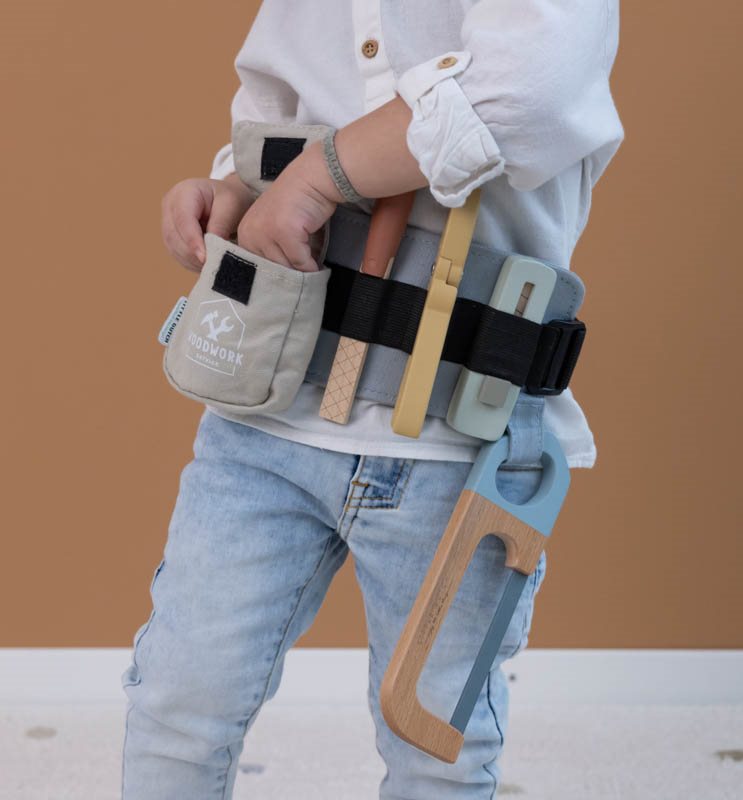 Wooden carpenter set belt